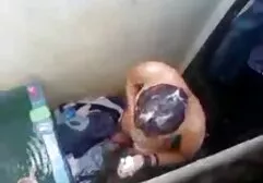 教師は驚くべき若い学生をからかっています エロ 動画 ラブラブ 素人