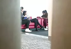 男は優しくお尻にかなりブロンドをねじ込みます らぶらぶ エッチ 動画