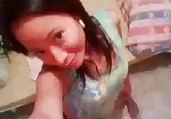 制服ブロンドは深いblowjobと彼女の恋人を目覚めさせる アダルト 動画 ラブラブ