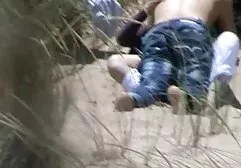 タクシー運転手は、彼が提供する車の中で乗客を犯した セックス ラブラブ 動画