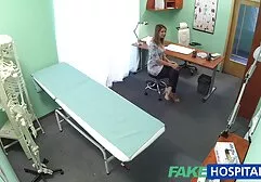 ブルネットは彼女の恋人に彼女の訪問を求める ラブラブ 子作り 動画