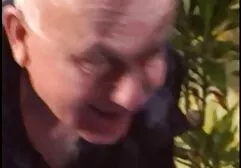 男はソファの上に女の子を引っ張り、骨粗鬆症の髪を兼 ラブラブ セックス 動画 無料