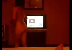 この男は性的処罰で処罰された浴室で親密な妻を連れて行った えろ 動画 ラブラブ
