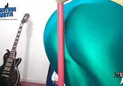 温泉は大幅に彼女のお尻に大きなコックを感じる らぶらぶ エッチ 動画