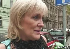 お尻のブロンドではとても混雑して暑かったです ラブラブ えっち 動画