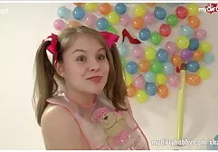 運転周りpeeingオン舗装女の子でくそで車 エロ 動画 ラブラブ